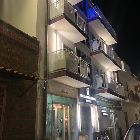 Albergo Piazza Risorgimento Porto Cesareo Eksteriør billede