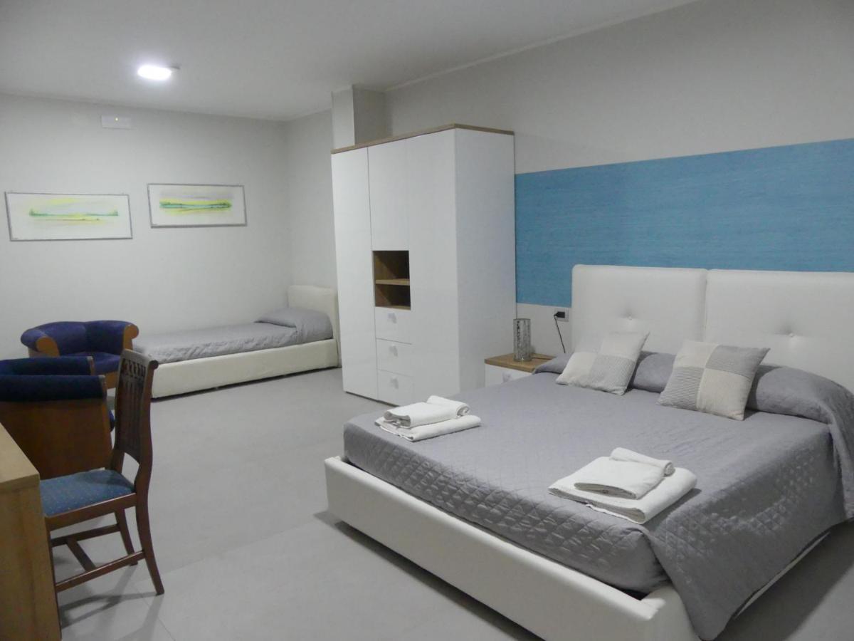 Albergo Piazza Risorgimento Porto Cesareo Eksteriør billede