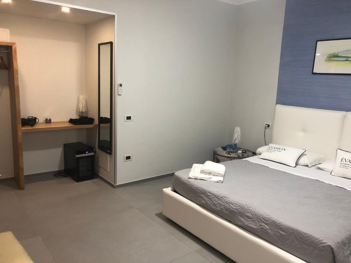 Albergo Piazza Risorgimento Porto Cesareo Eksteriør billede