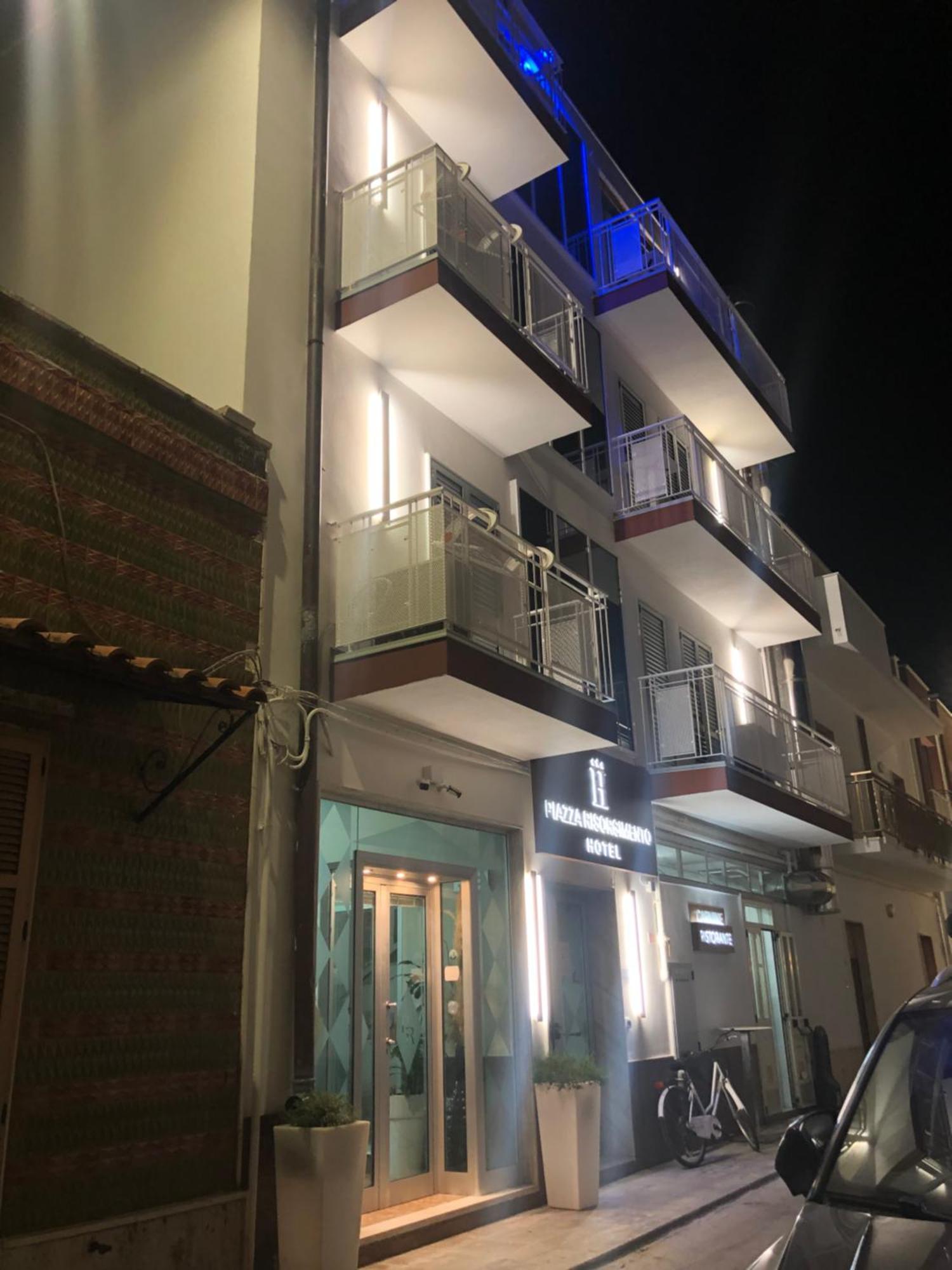 Albergo Piazza Risorgimento Porto Cesareo Eksteriør billede